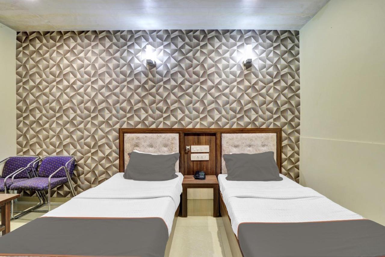 Collection O 82926 Hotel Royal Plaza Ahmedabad Eksteriør billede