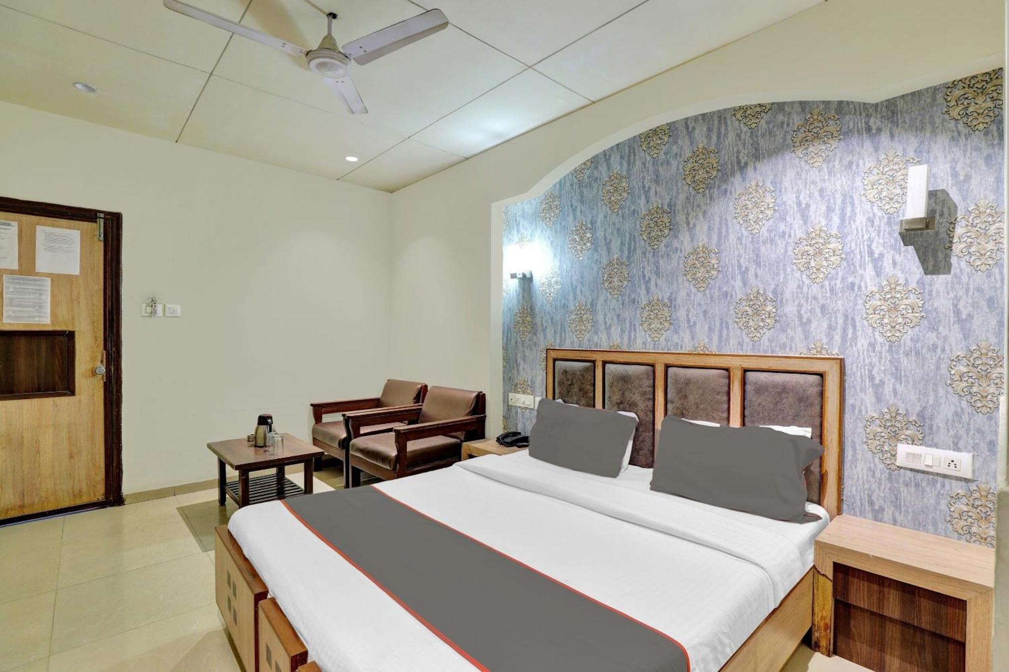 Collection O 82926 Hotel Royal Plaza Ahmedabad Eksteriør billede